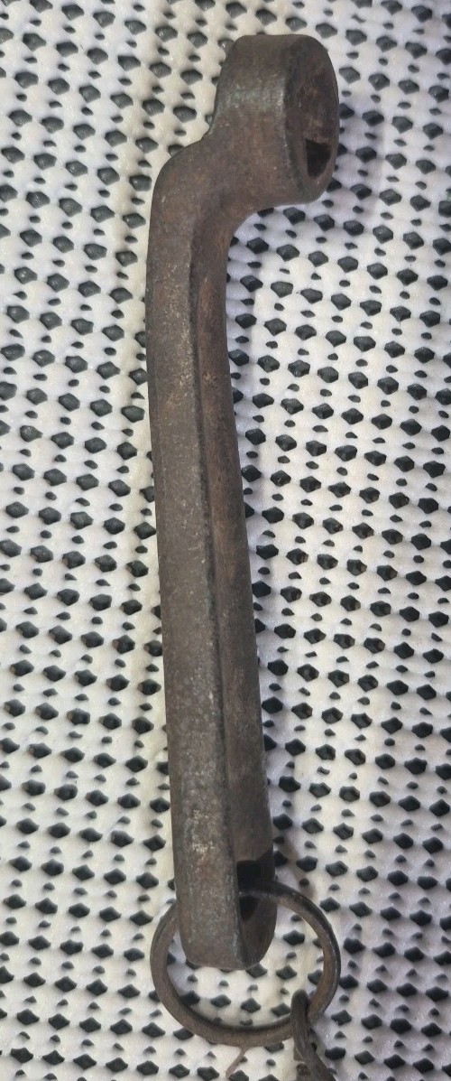 Antique National Cylinder Gas Valve Wrench With Original 16.5″ Security Chain