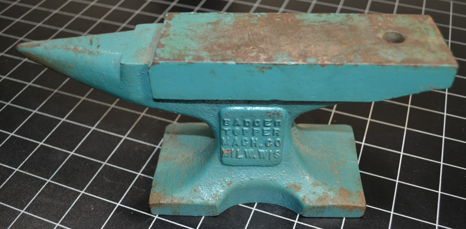 BADGER TOPPER MACHINE COMPANY – MILWAUKEE, WI – HOBBY ANVIL – 10 3/4#