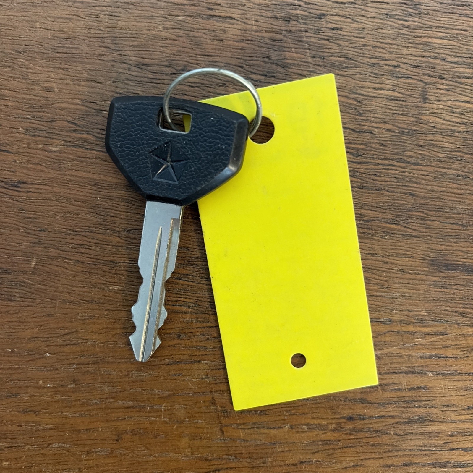 Vintage Set of Automotive Keys Lot of 1 1994 Jeep Cherokee Sport