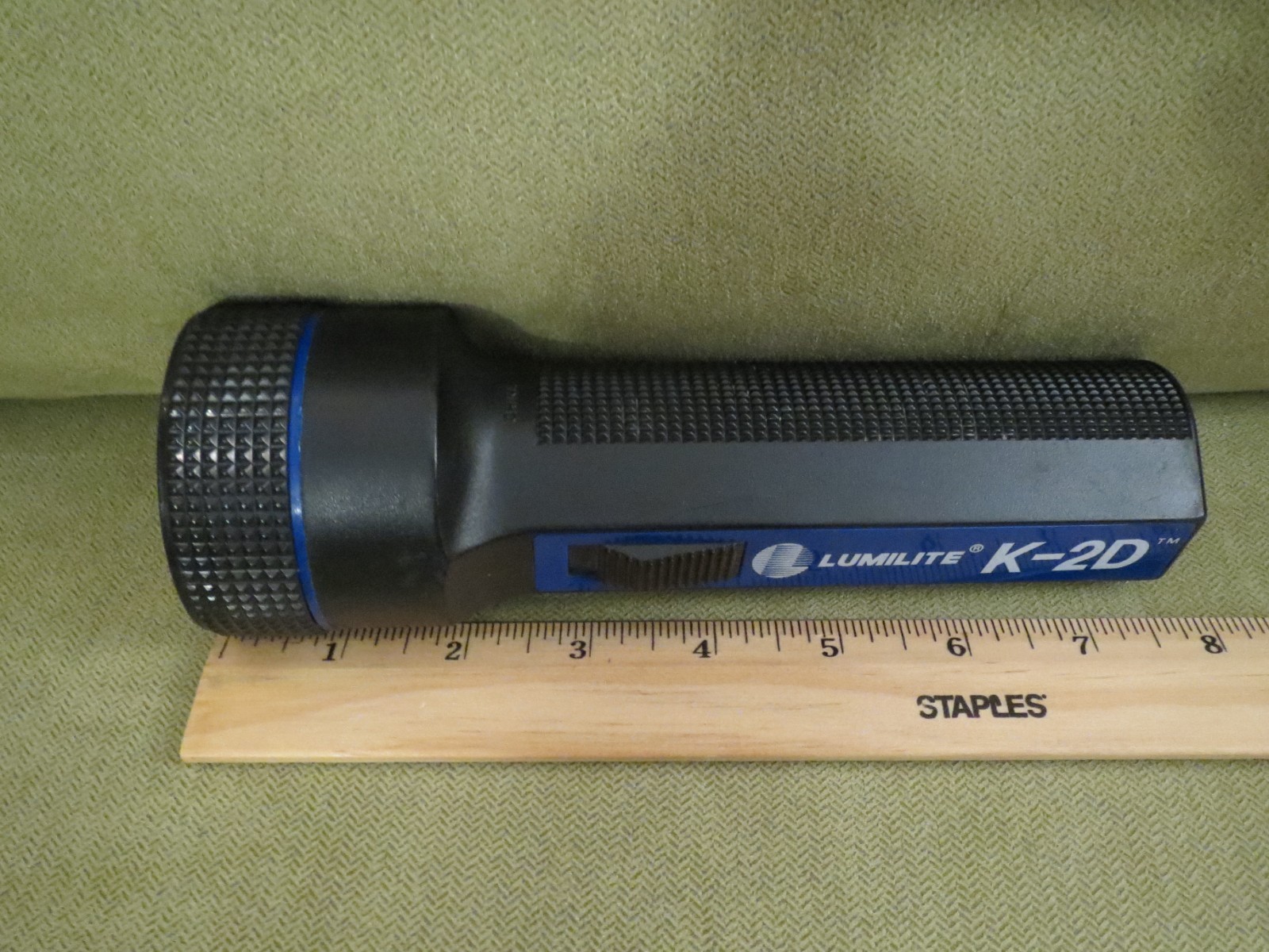 Lumilite K-2D 2-D Cell Flashlight, Black and Blue