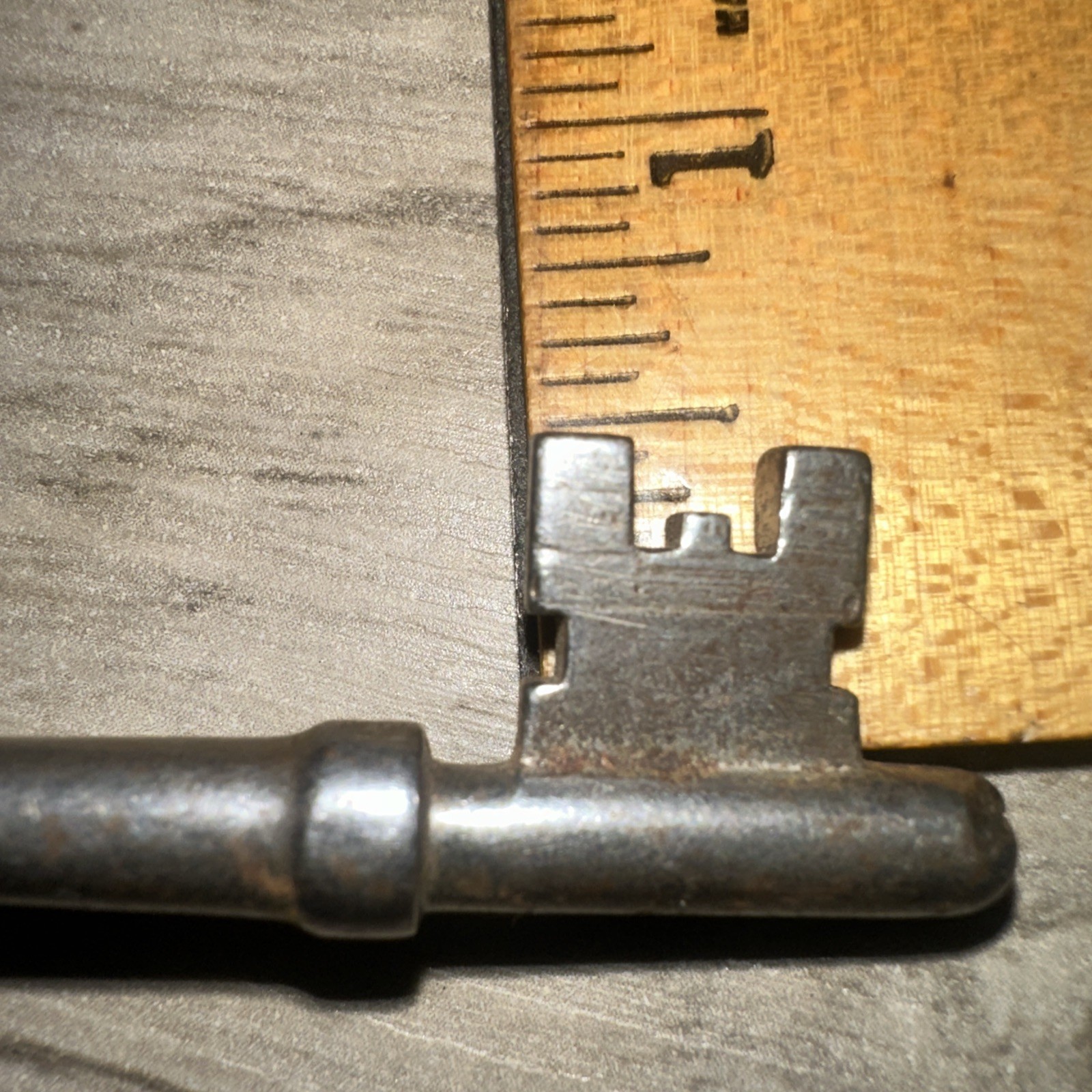 Antique Sargent Skeleton Key #679 Solid Barrel