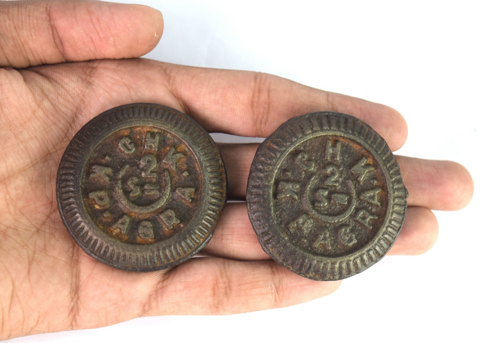 Indian Solid Round Mercantile Measuring Two Iron Weight Nice Collectible G15-347