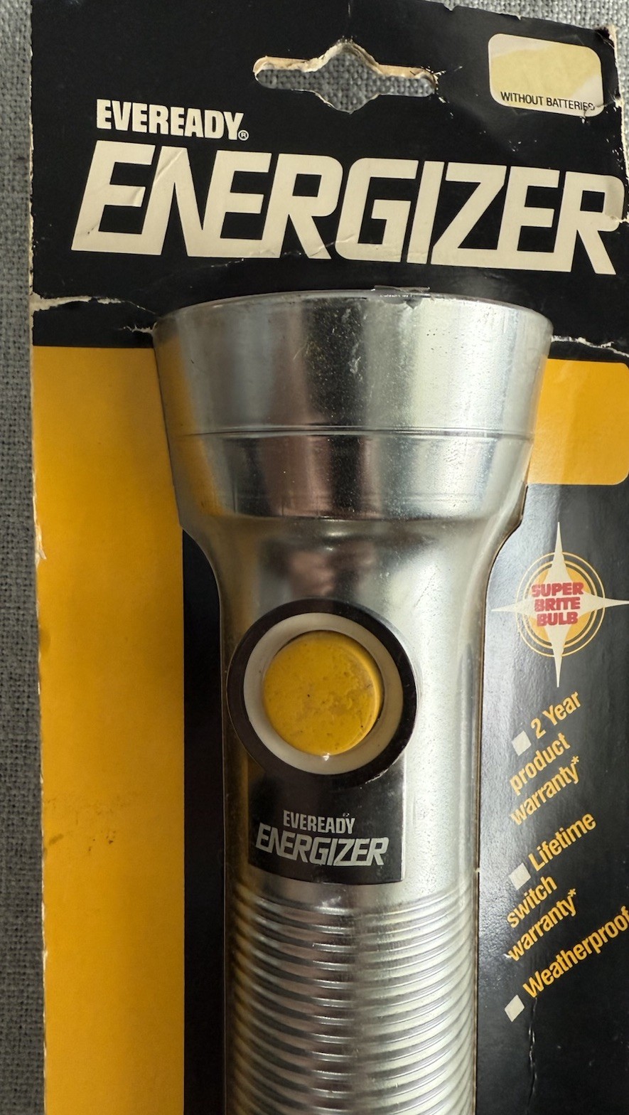 Vintage Eveready Energizer 2D Cell Flashlight Chrome Ribbed US NEW / SEALED