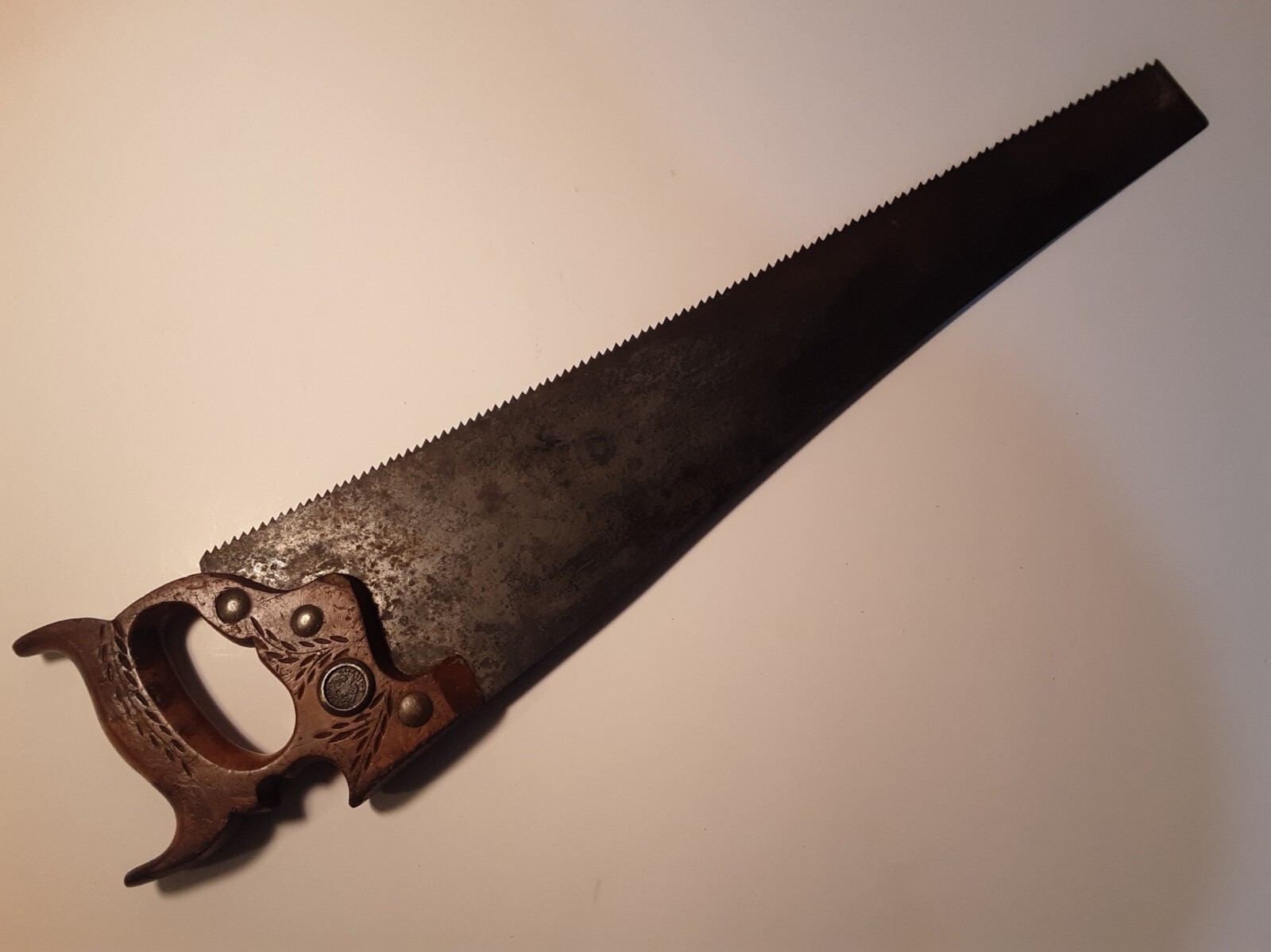 Rare ANTIQUE C E JENNINGS 18″ BLADE HAND SAW 7 TPI EAGLE MEDALLION Carved Handle