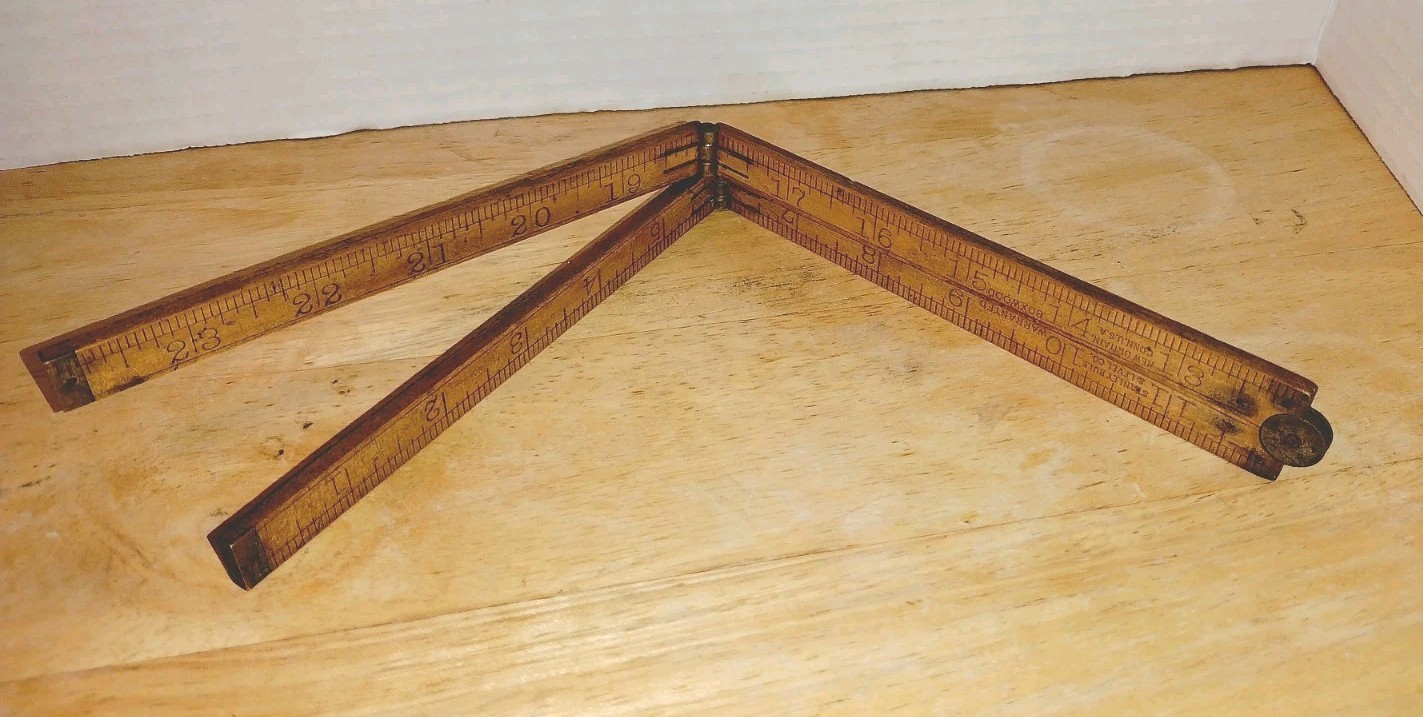 Stanley 24 Inch Folding Carpenter’s Ruler Wood/Brass No. 68 USA vintage woodwork