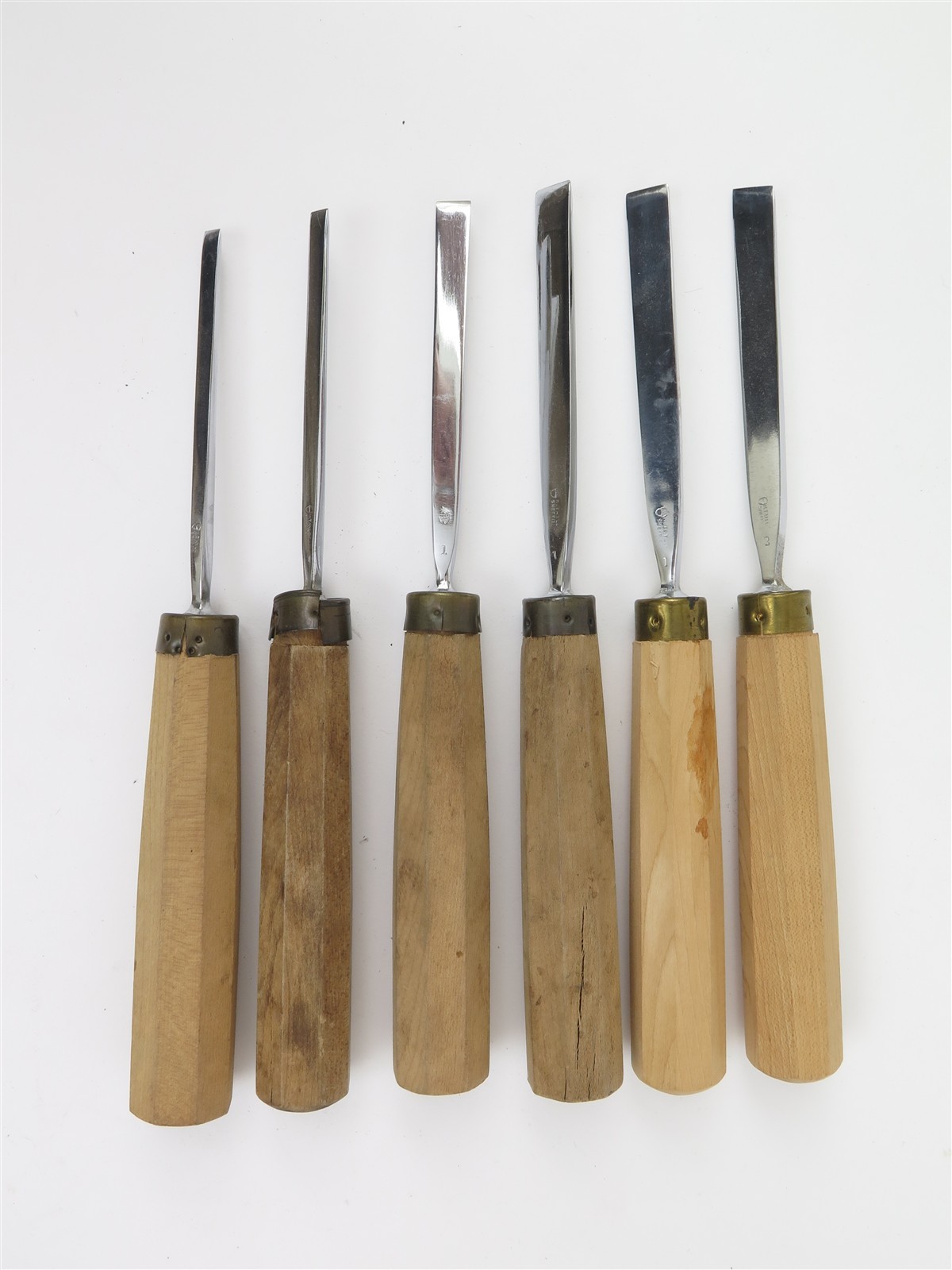 Henry Taylor Acorn Sheffield Carving Set of 16 Chisels in Canvas Roll