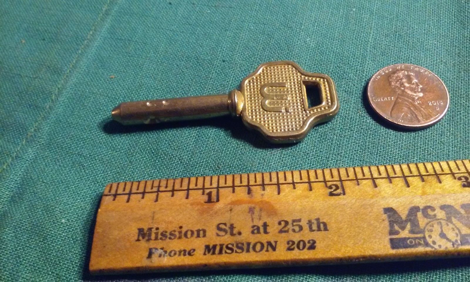 Wi Brass Winner International The Club Anti-Theft Steering Wheel Lock Key