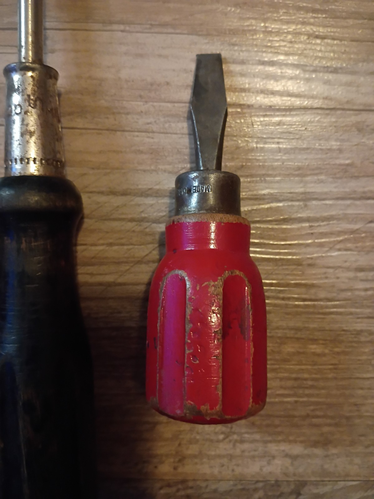 Lot of 6 Vintage Wood Handled Screw Drivers Flathead & Phillips