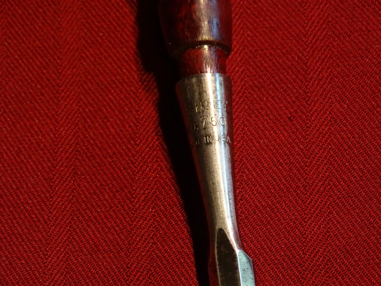 Vintage Stanley # 750 1/2″ Socket Chisel Red Hickory Handle 3-5/8″ Blade Decal