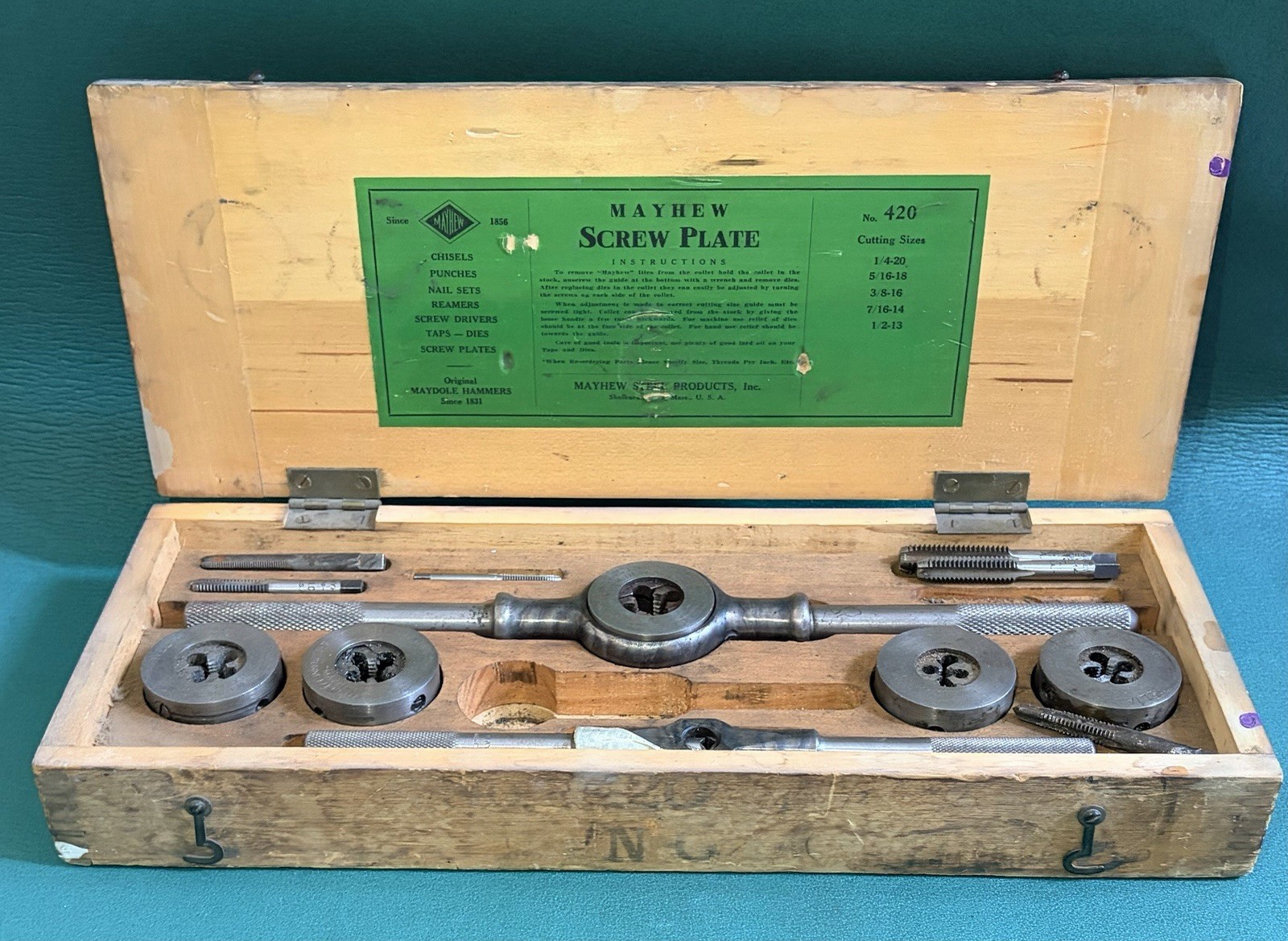 Vintage Mayhew Screw Plate Set No. 420 Tap and Die Set in box 1/4″-1/2″, Missing