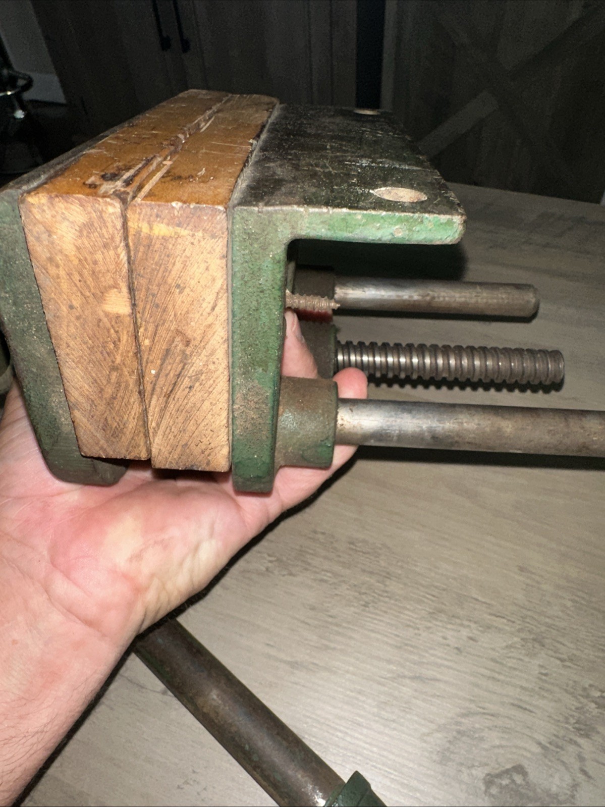 Vintage Howe & FDY Co. under bench screw vise No.197 Littlestown PA. Nice Shape!