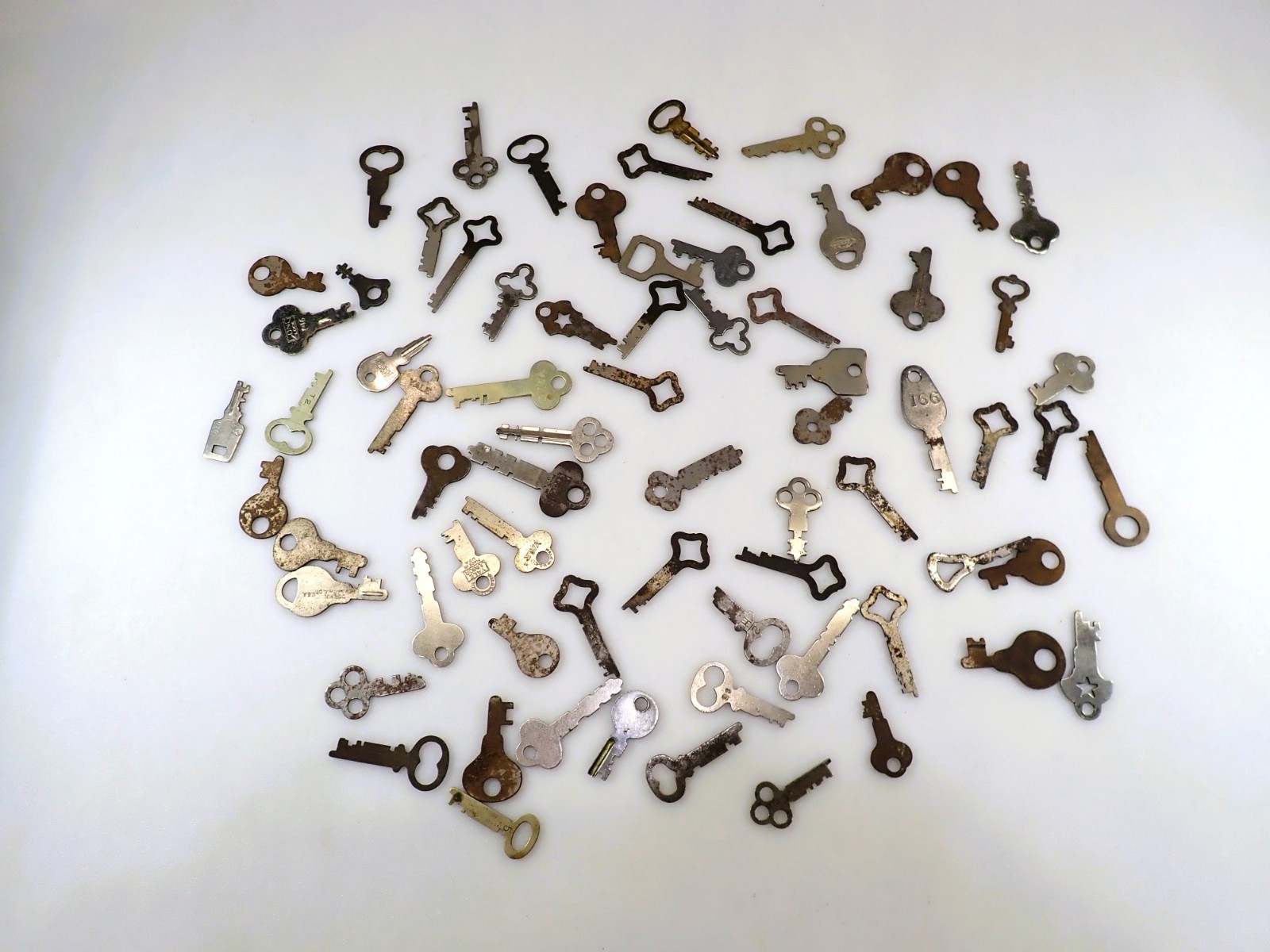 Vintage Miscellaneous Flat Keys Bulk Lot of 75 Antique Cabinet Locker Mailbox