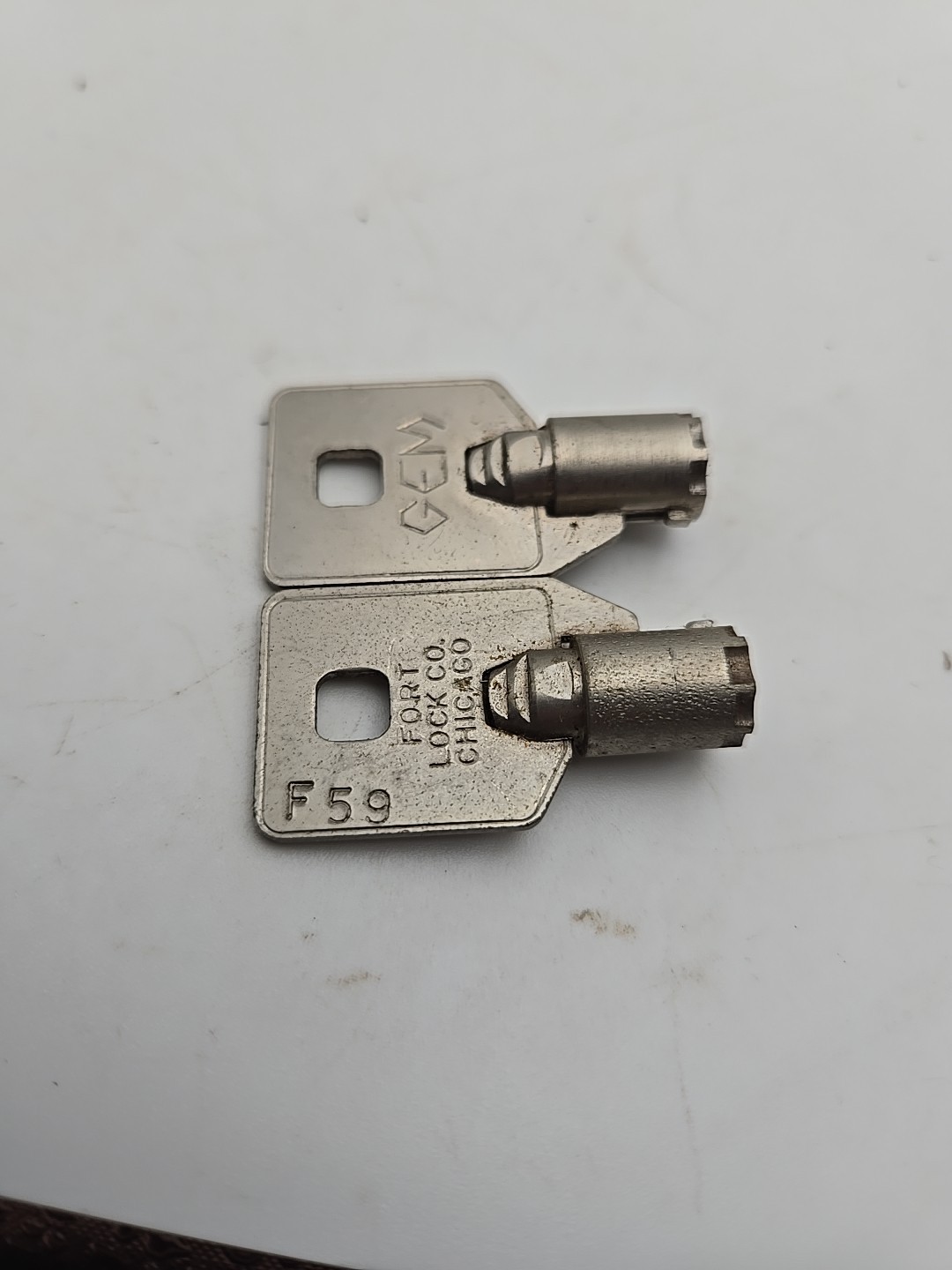 2pc Vintage Fort Lock Co. GEM Barrel Tubular Cam Lock Replacement Key F59 (5E4)