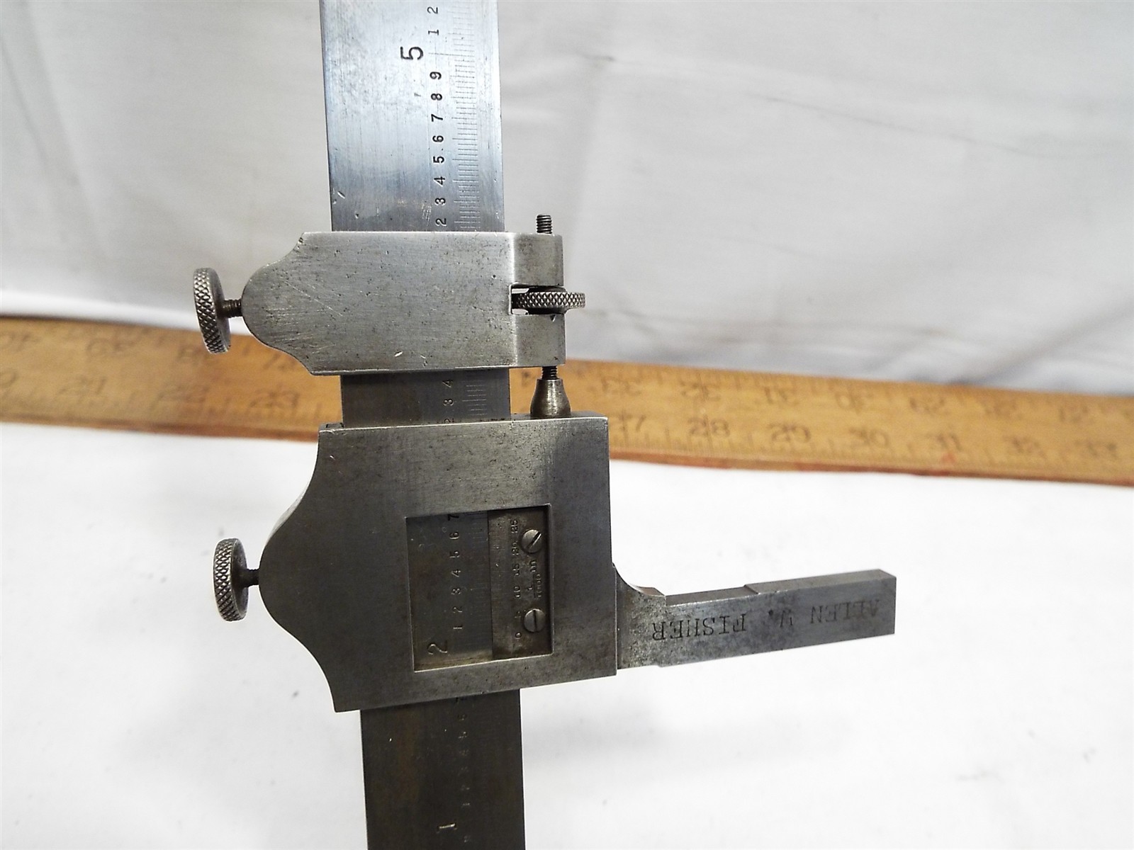 Brown & Sharpe 12″ Height Gauge #585 Gage Vernier Caliper Tool Inside Outside