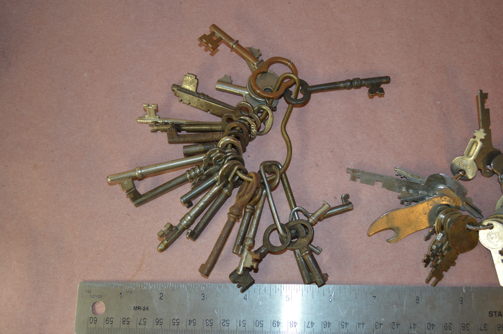 Random skeleton keys lot of 50 hollow solid cabinet flat steampunk #1678