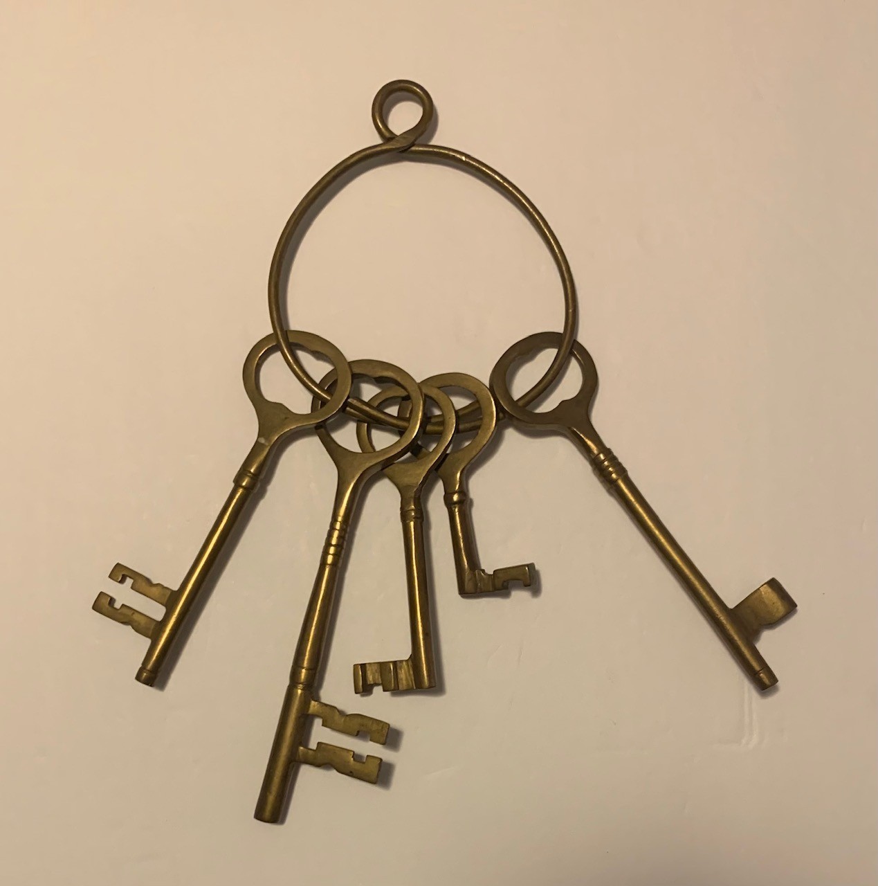 Vintage Brass Jailer’s Skeleton Keys on Hangable Ring Home Decor 3″ – 6″ Long
