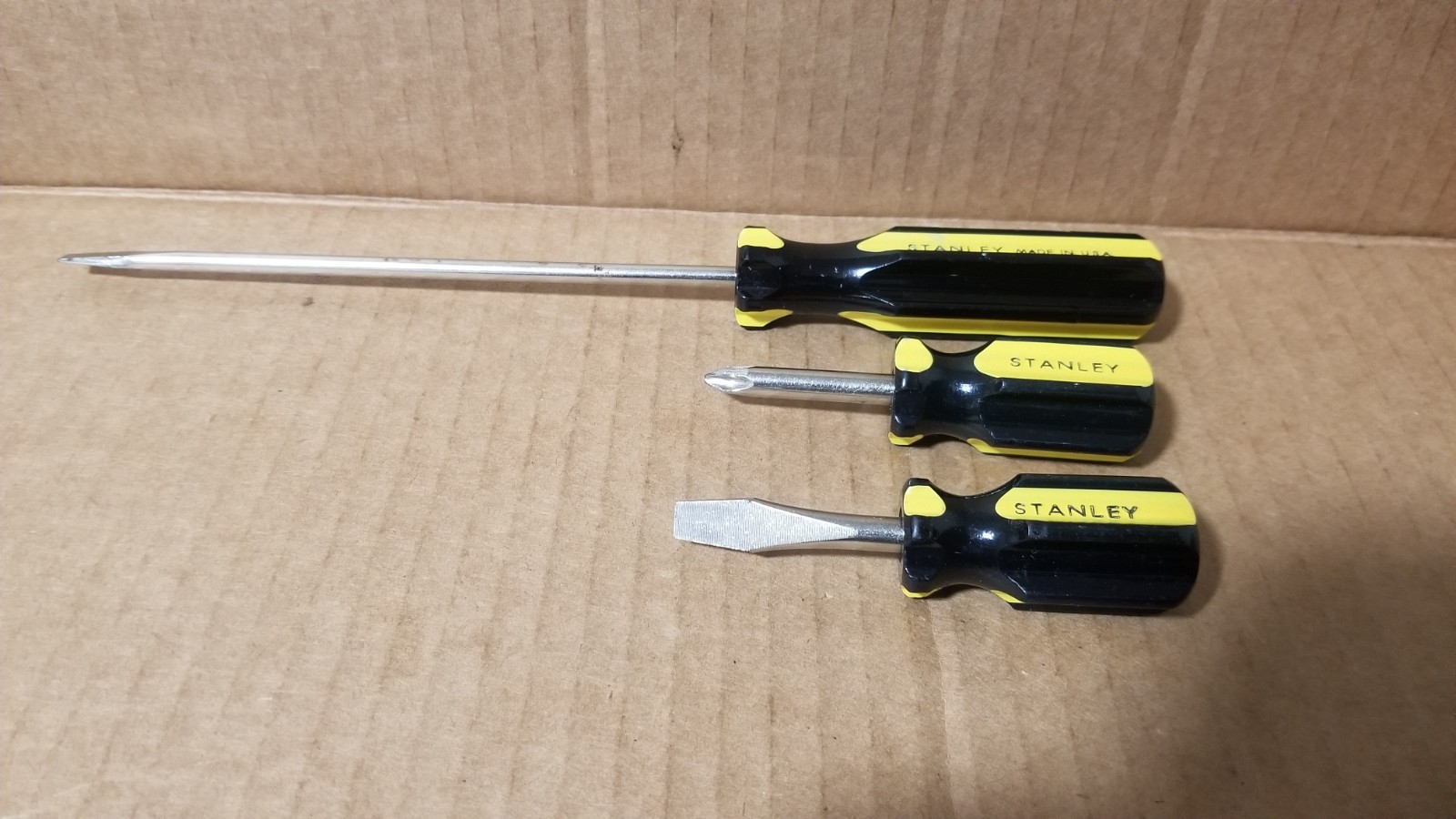 3PC Stanley Black & Yellow 2-Flat/Slotted 1-Phillips Screwdriver VGC