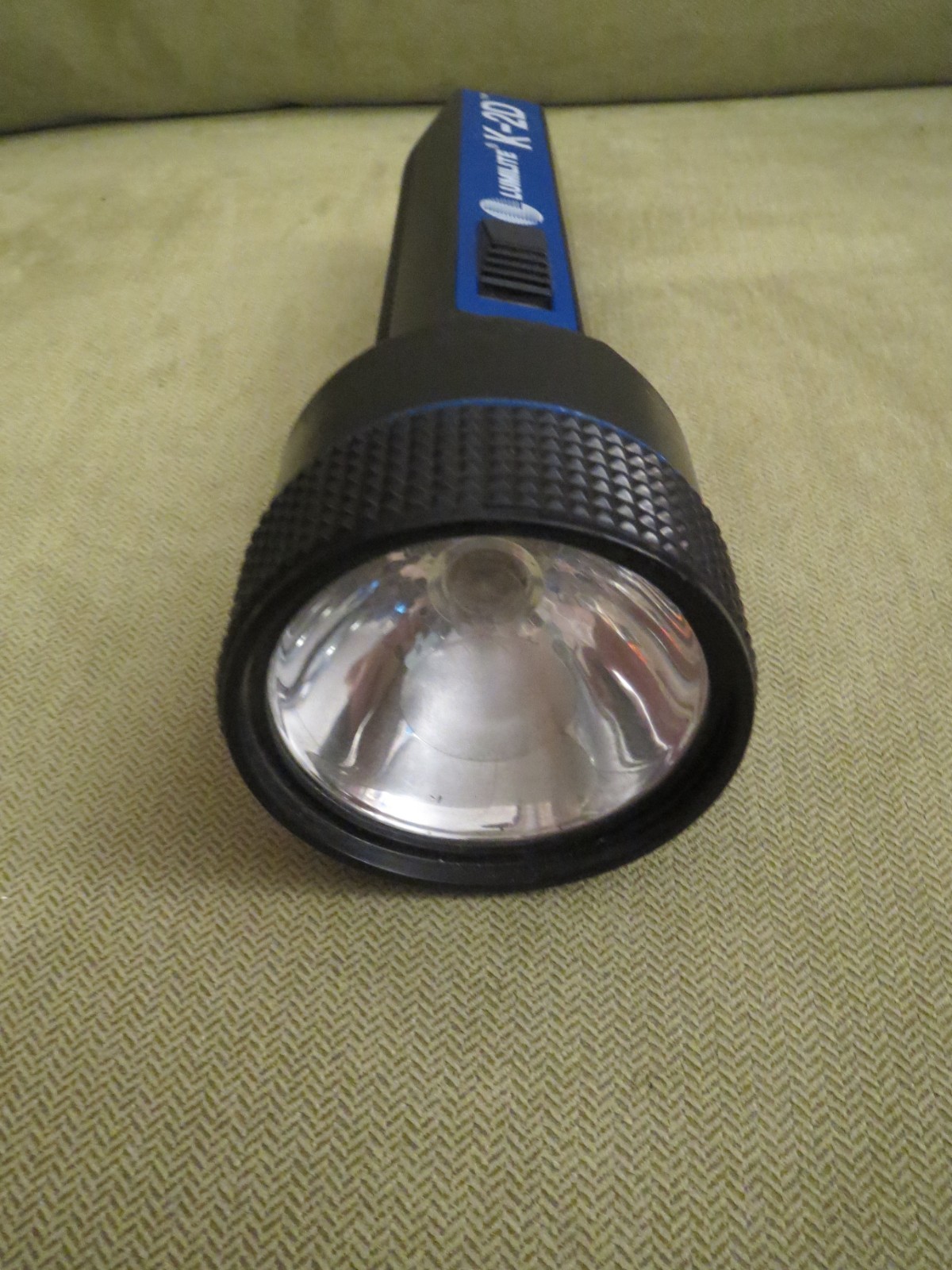 Lumilite K-2D 2-D Cell Flashlight, Black and Blue
