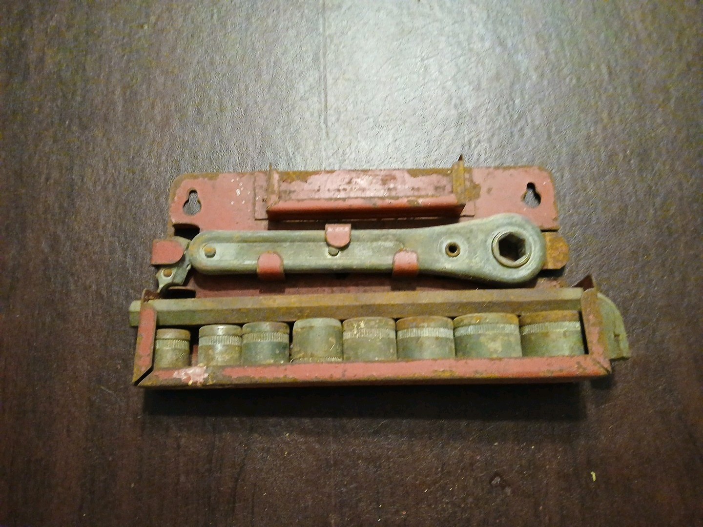 Really Cool Collectors Vintage Red Indestro Socket Set