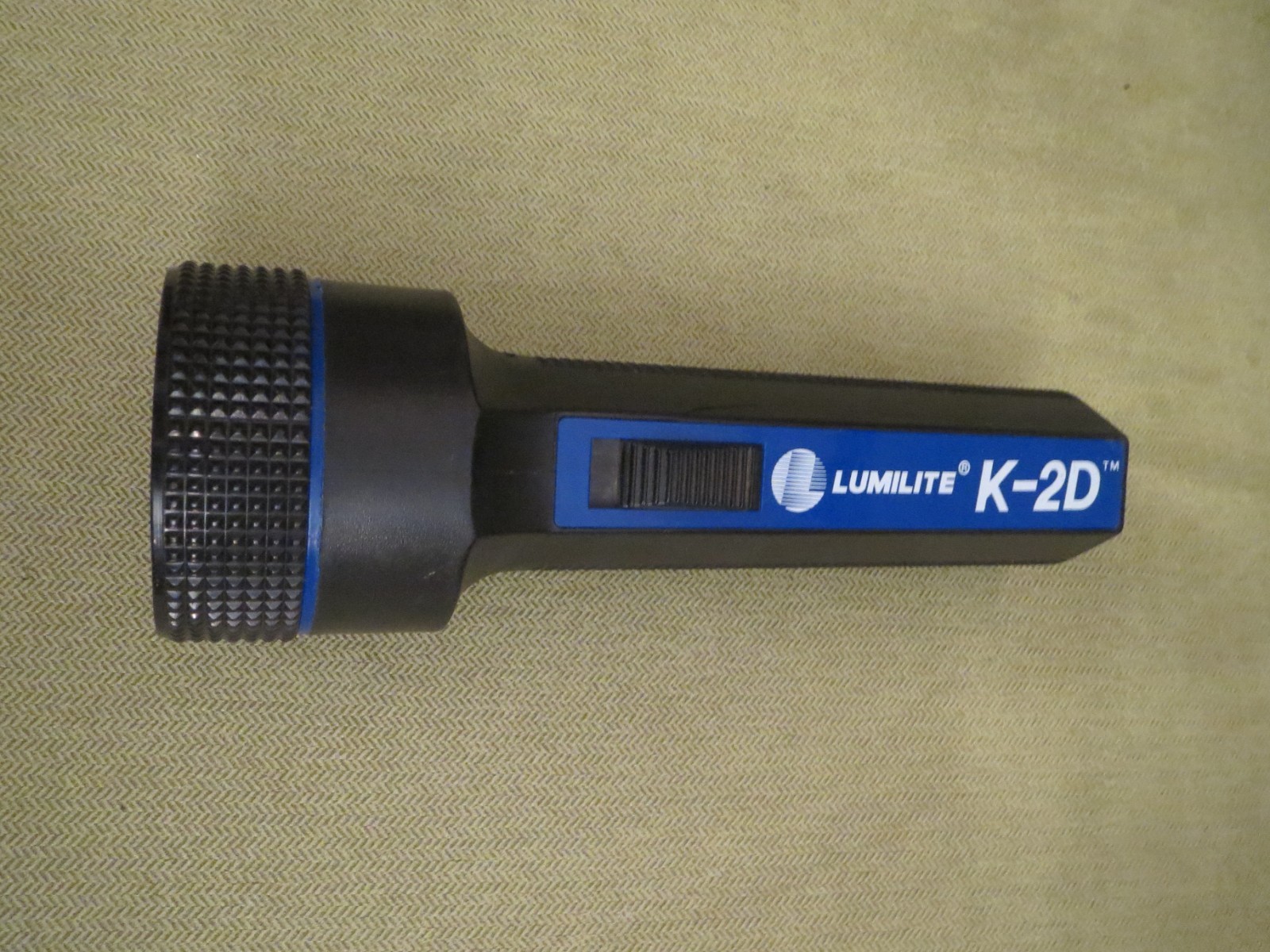 Lumilite K-2D 2-D Cell Flashlight, Black and Blue