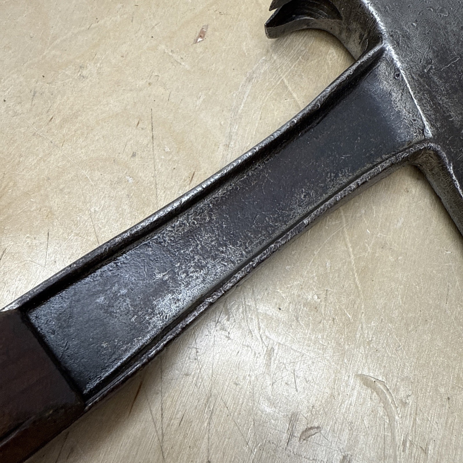 Vintage Unmarked Hatchet Nail Puller Wood Steel Shank Wood Grips 2lb 2.2oz USA