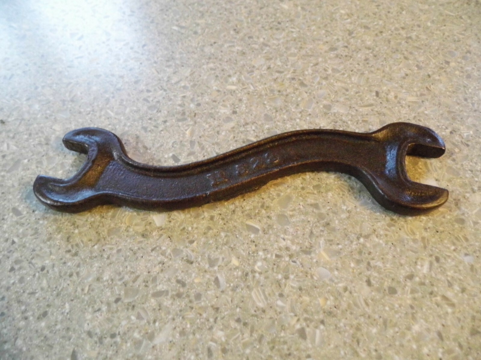 Vintage Harvester S-Curved Open Ended – H523