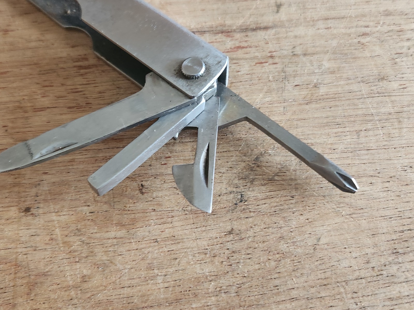 Multi Tool 10 In 1 Stainless Steel 2 CR Carolina Knife Saw Opener Pliers