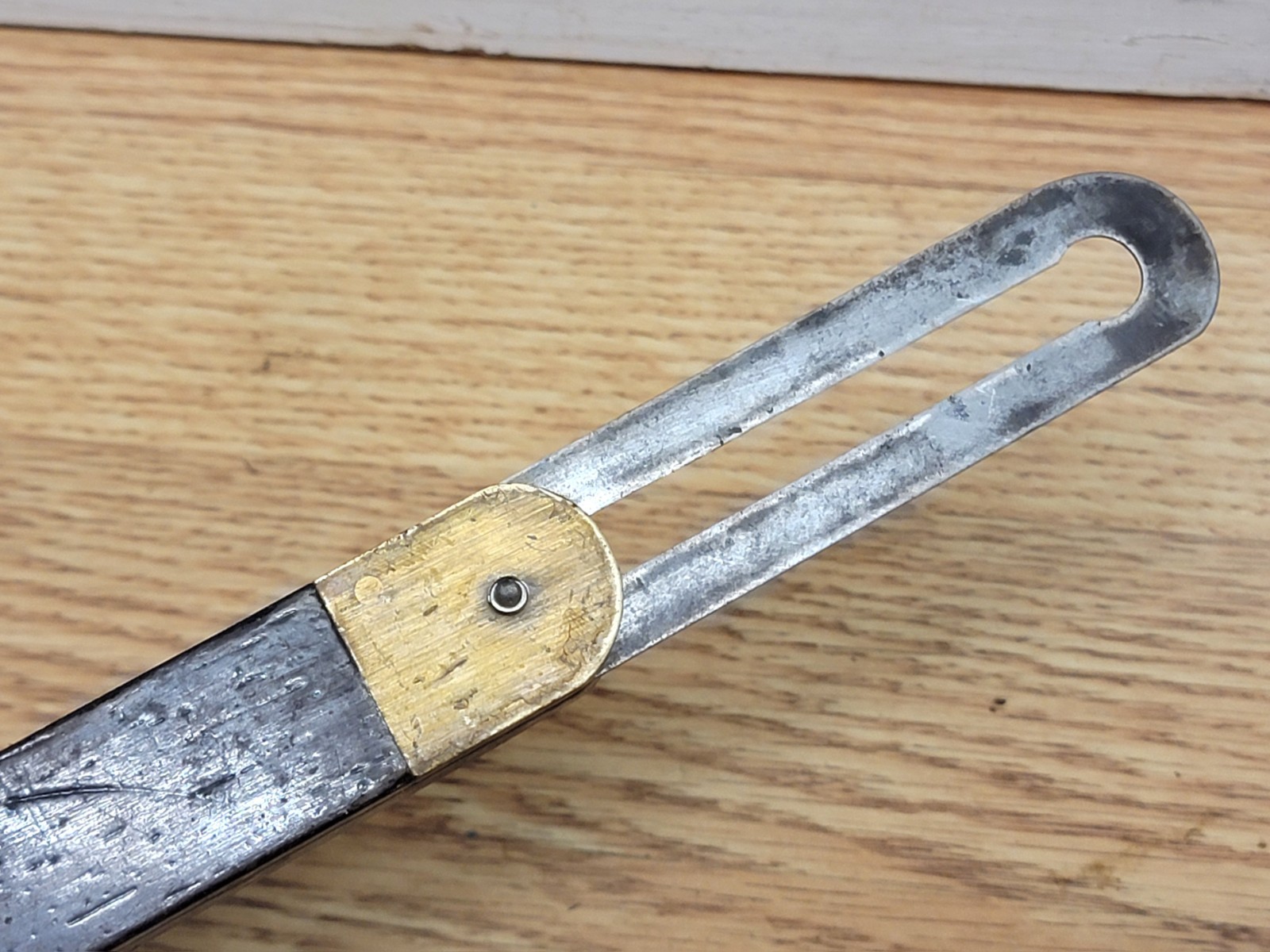 Vintage Southington “Hold-Fast” 1914 Patent Rosewood Sliding T Bevel 8″ Blade