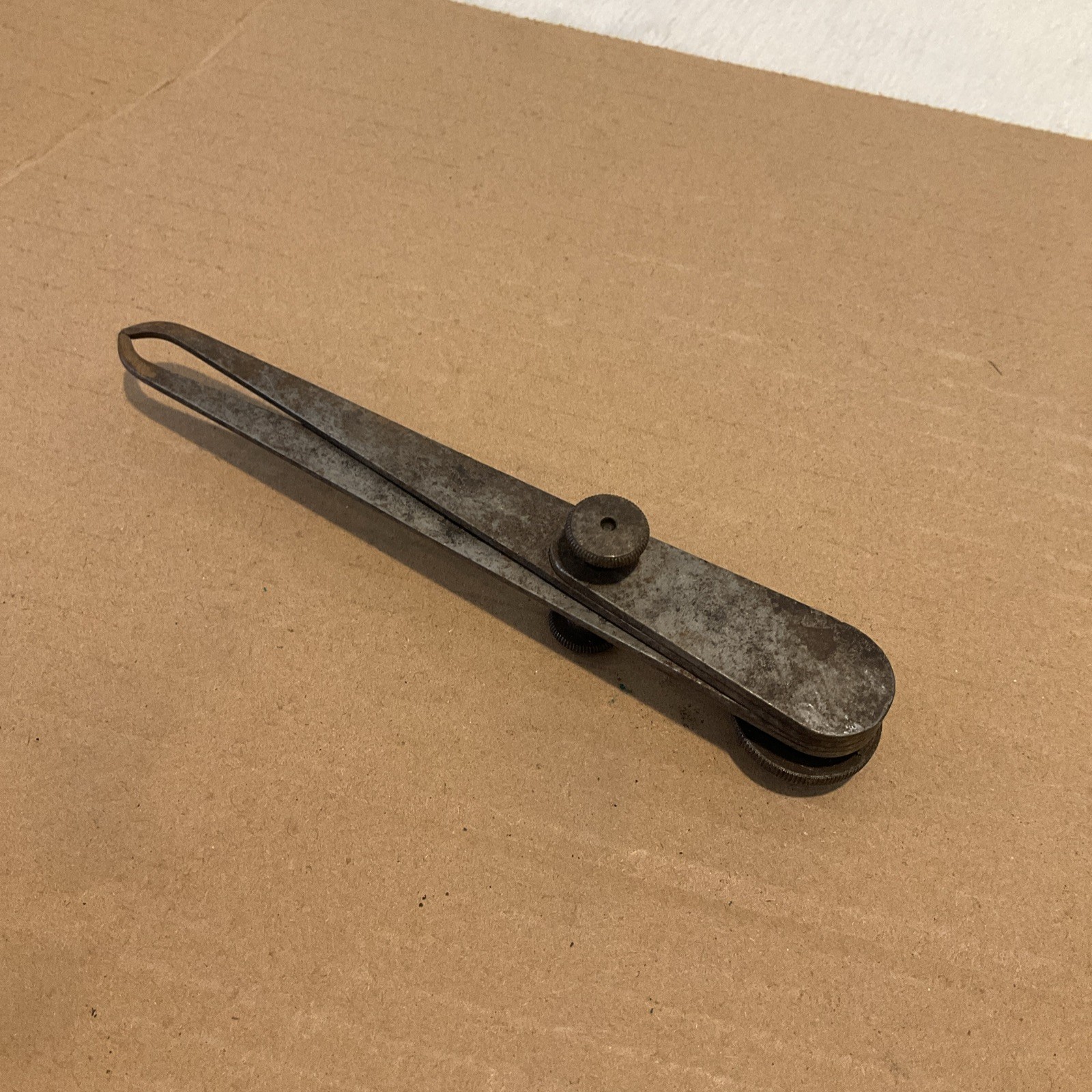LS STARRETT 6″ LOCK JOINT OUTSIDE CALIPER MACHINIST TOOL MADE IN USA (TL324)