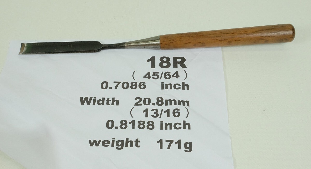 Thrust chisels, 10 pieces, 1.5 to 33 mm, with special whetstone,from Japan.