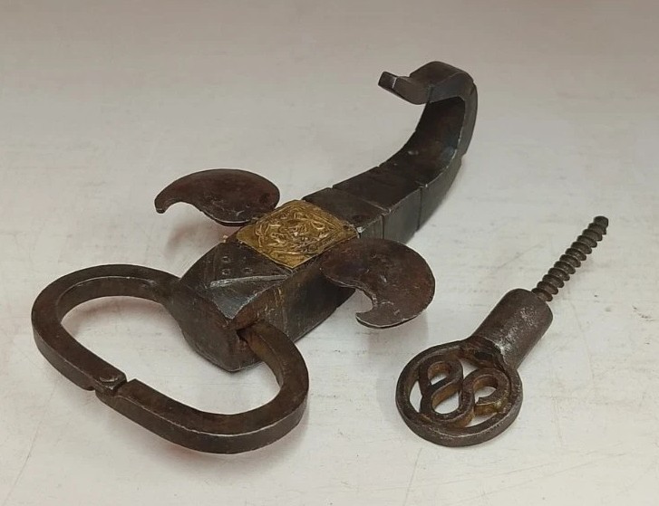 HANDMADE USED SCORPION SHAP UNIQUE IRON PADLOCK WITH SCREW TYPE KEY.