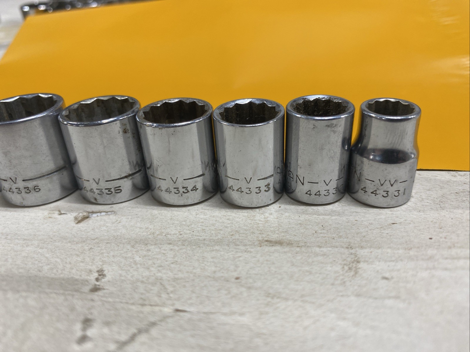Vintage Craftsman 8pc 3/8” Drive 12 Point SAE Socket Set 3/8″ – 13/16″ USA