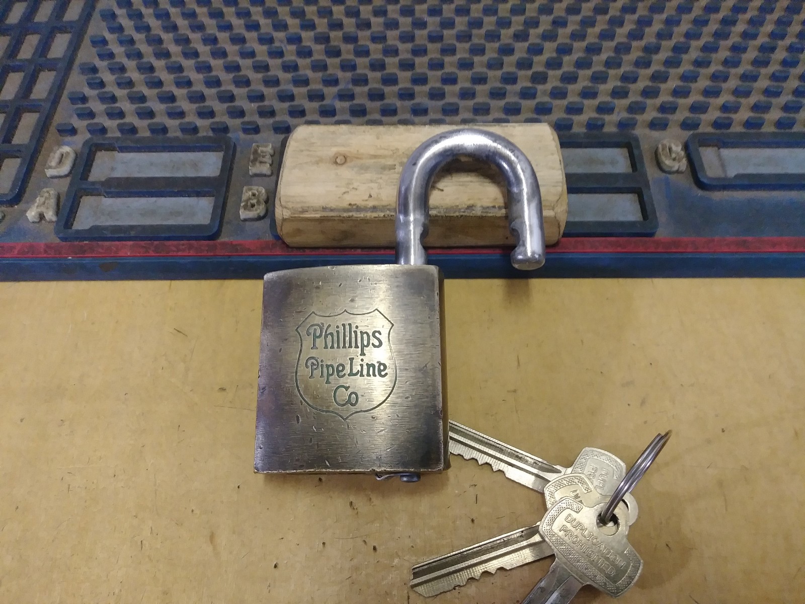 Vintage BEST Padlock PHILLIPS PIPELINE COMPANY w/keys oper/control