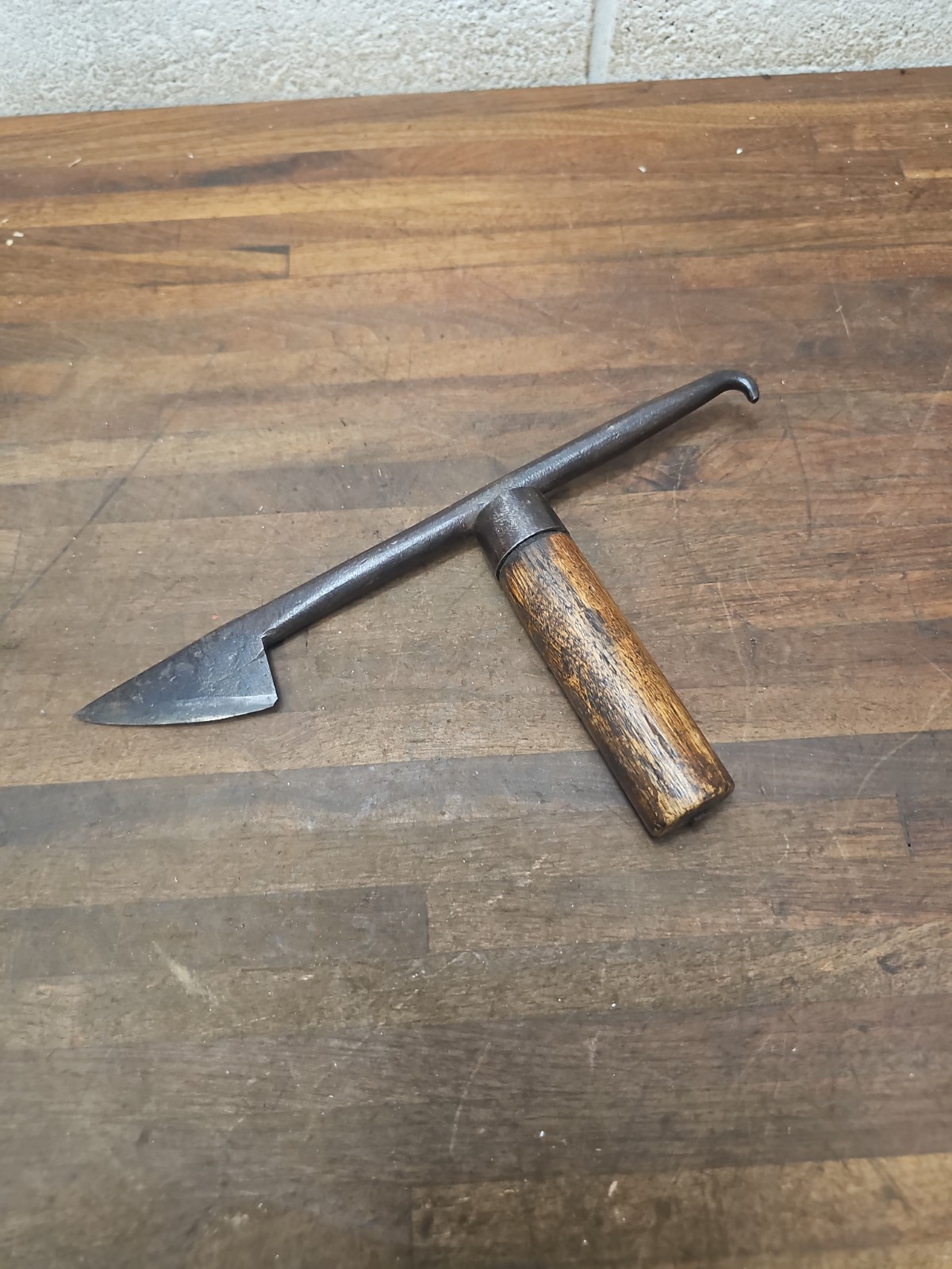 B95- antique Hurdle maker’s “Twivel” mortise knife w/ hickory handle