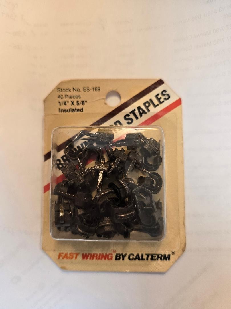 Vintage Brown Cord Staples #ES169 by Calterm 1/4″x5/8″ Insulated -MIB