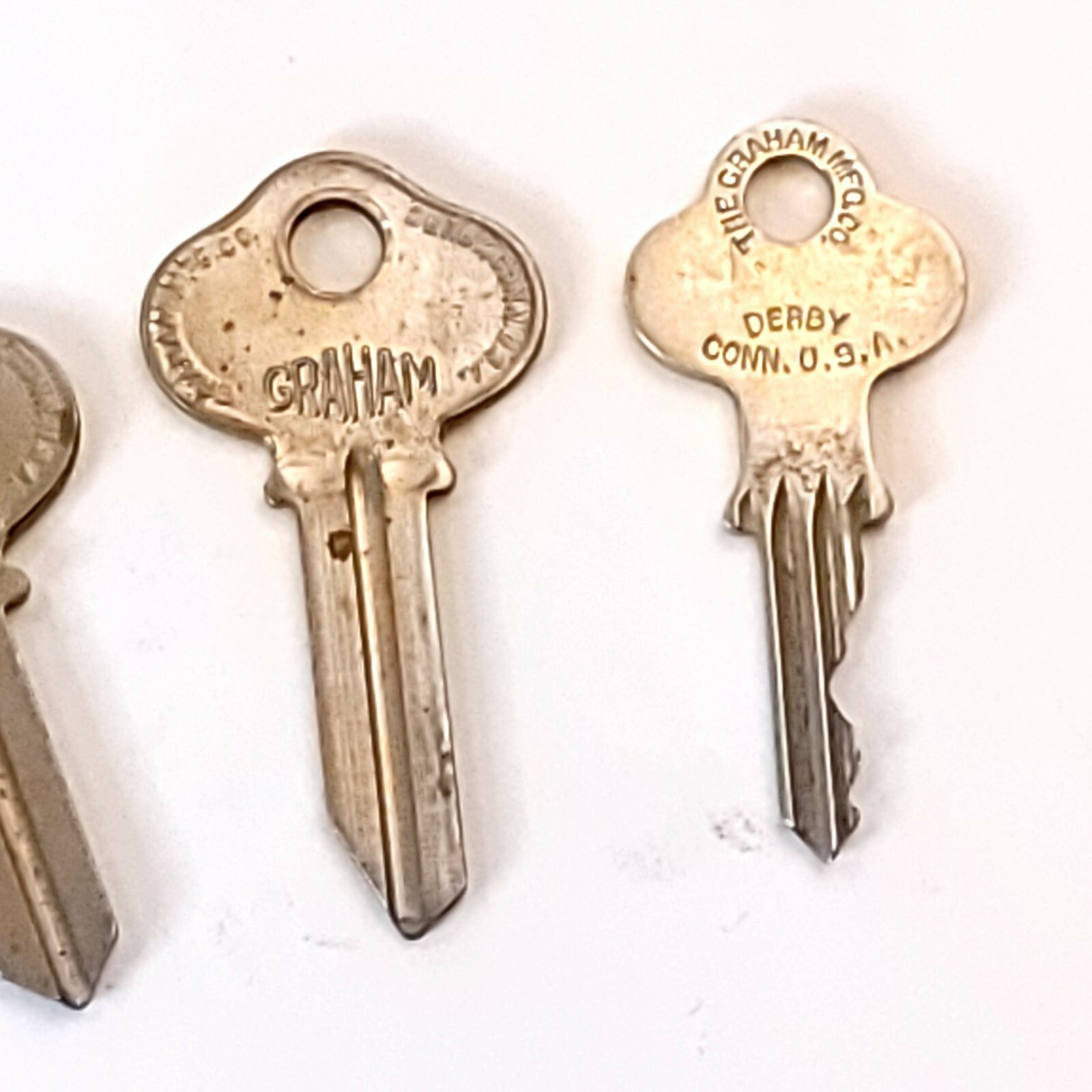 Lot of 4 GRAHAM MFG Co. Keys (2 are blanks) USA Derby CT Old keys Steampunk