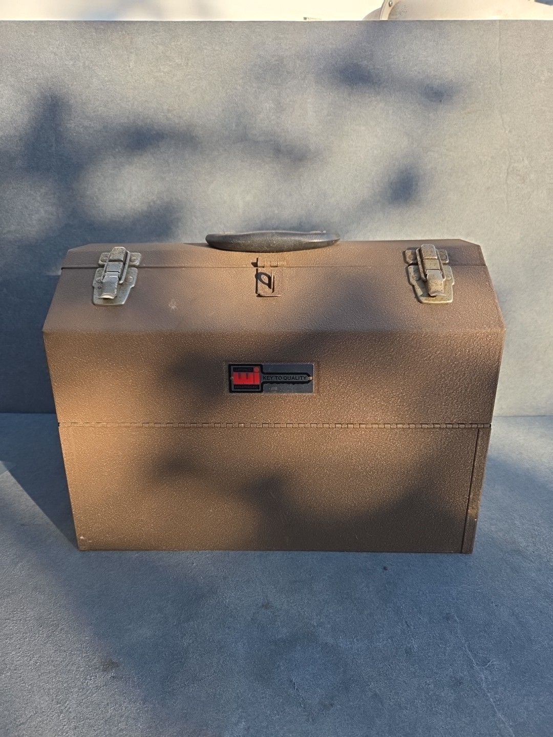 Vintage Waterloo Hip Roof Double Latch Metal Tool Box