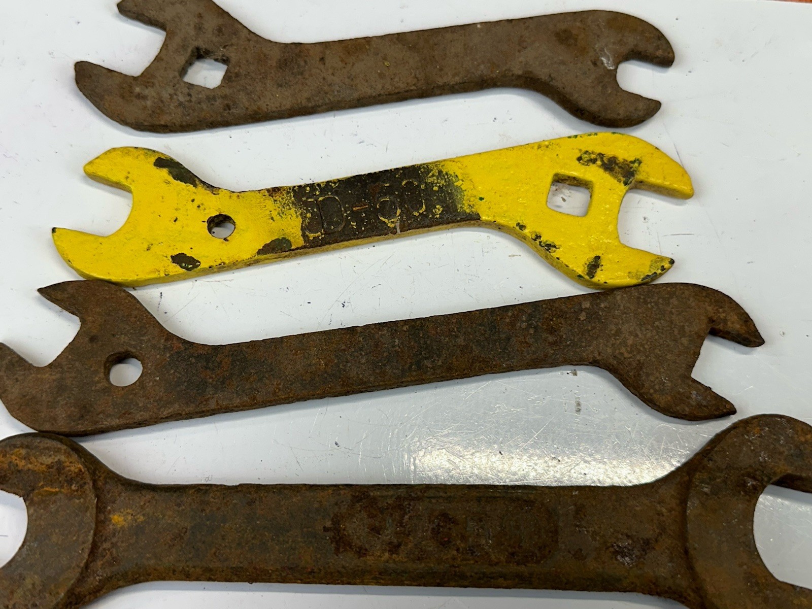 LOT #129 Vintage 4 Old WRENCH WRENCHES Farm Tractor Ag IH IHC AC JD Equipment