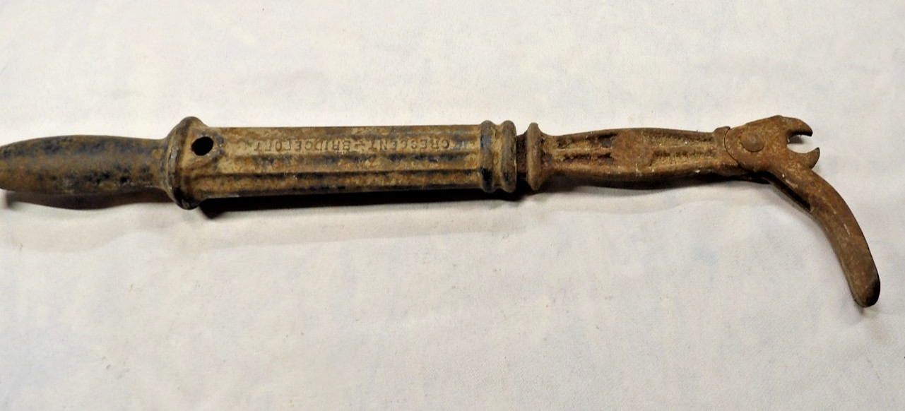 Vintage Crescent-Bridgeport Hardware No. 56 Nail Puller – Sure Grip – USA