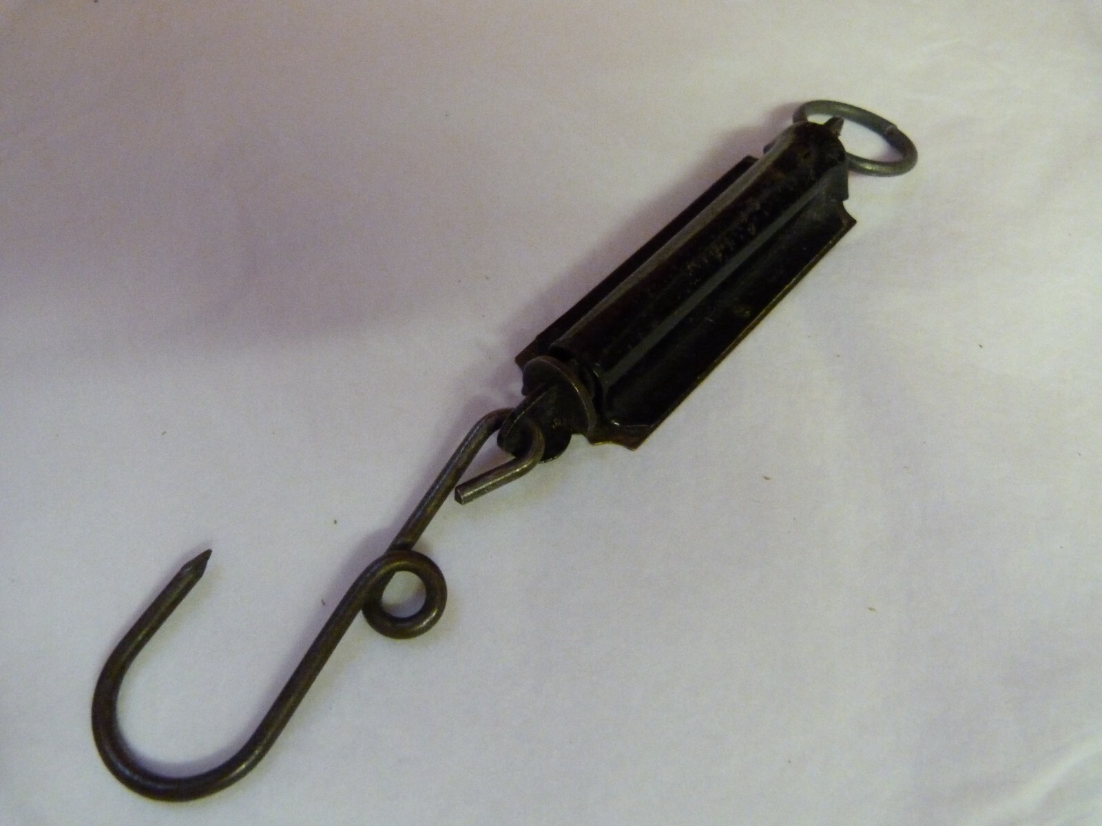 ANTIQUE BRASS POCKET SPRING BALANCE FISHING SCALE 8″ 20CM LONG