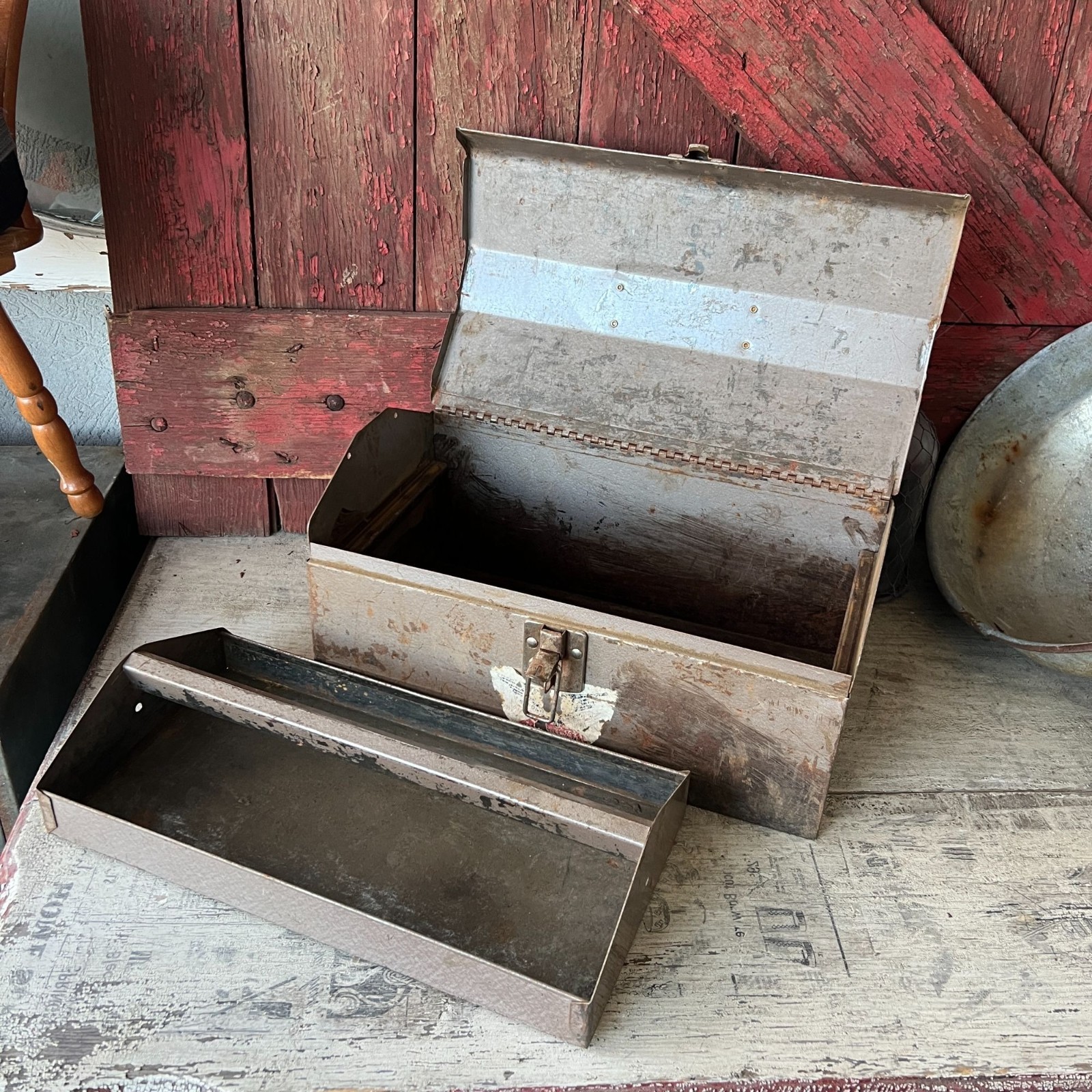 Vintage Metal Toolbox With Handle & Removable Tray 15″x8.5″x8″ Rustic Aged