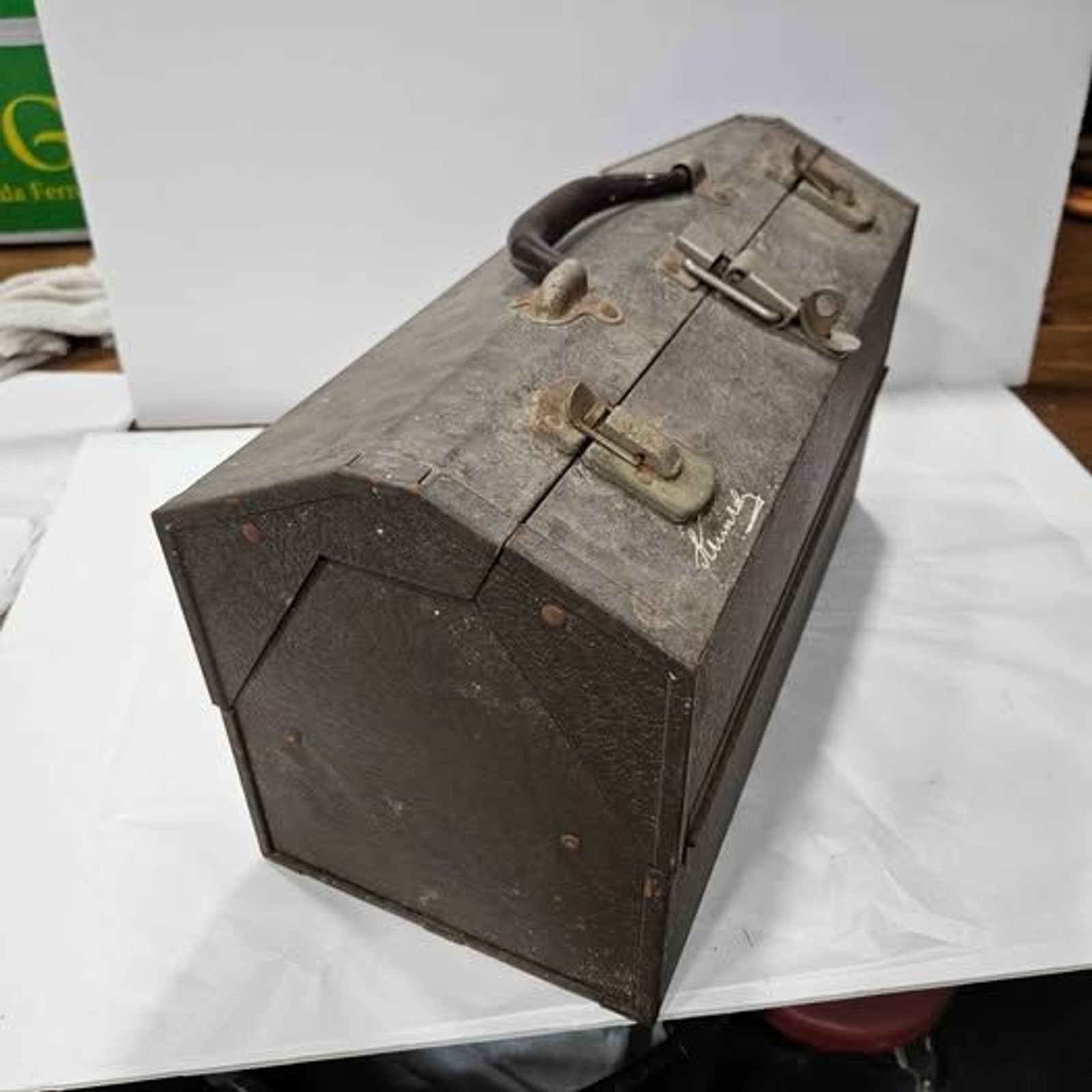 Kennedy 1017-T25619 Metal Cantilever Tool Box