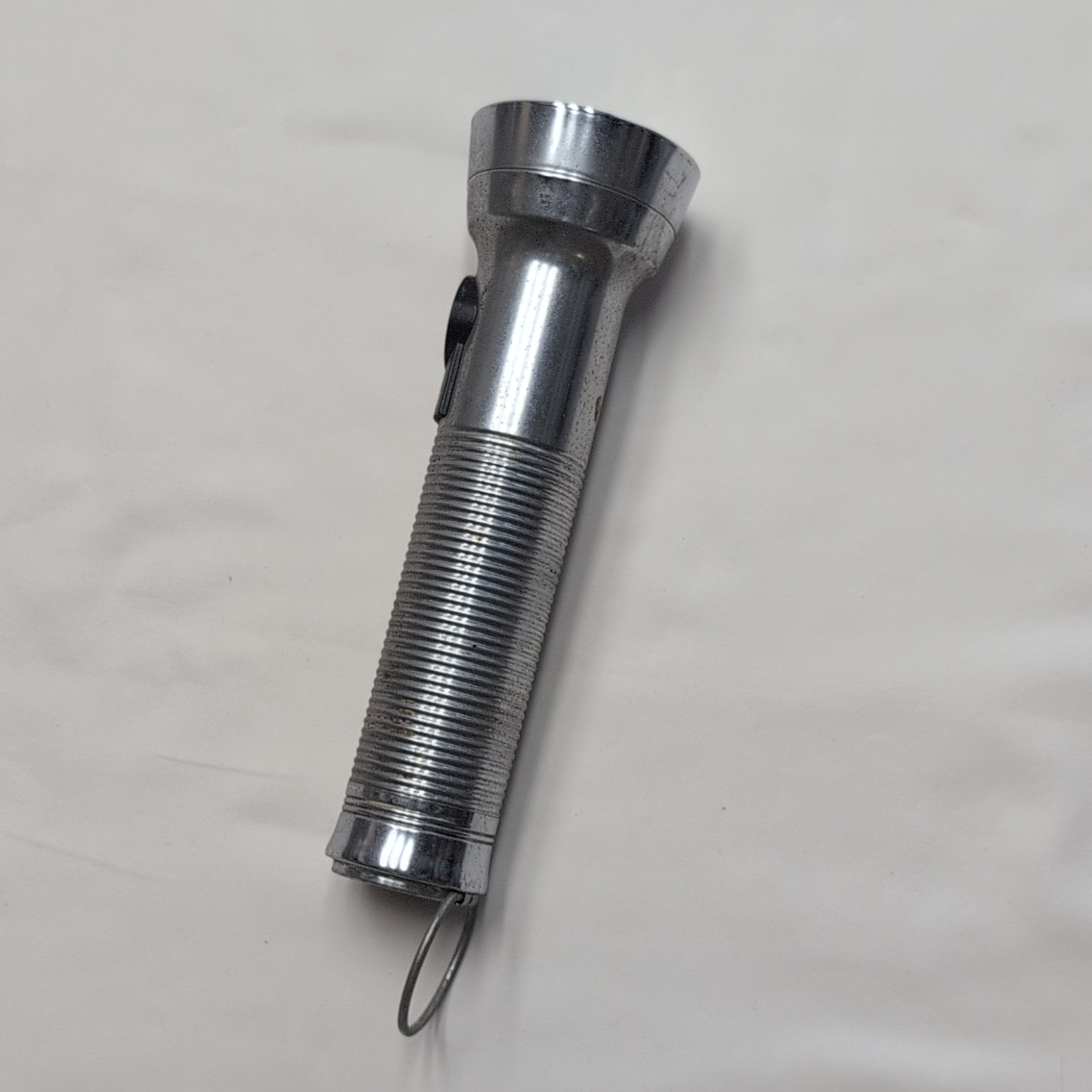EVEREADY Energizer Union Carbide Metal Flashlight w/ Side Switch & Lanyard Ring