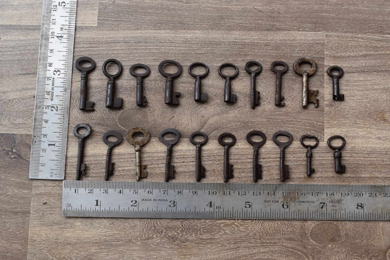 Vintage Metal Used Collectible Various Assorted Keys Pad Lock Key lot of 20 pcs