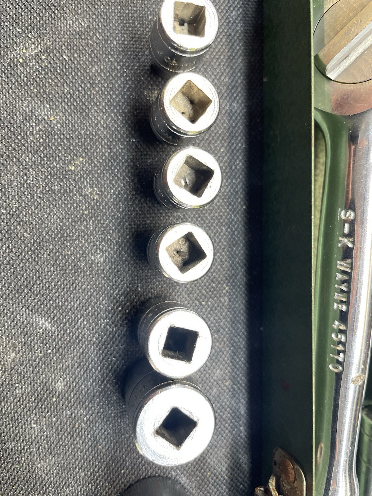 SK Wayne 3/8″ Ratchet AND 1/4 Drive Sockets 19 Pcs in Green Metal Box Great Cond