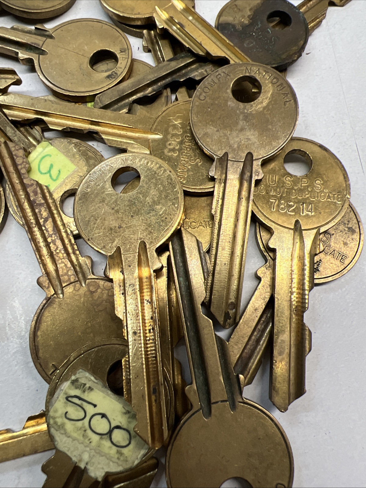 100 Vintage USPS Post Office Keys Mail Box Numbered DND U.S.P.S. Ilco Lori CompX