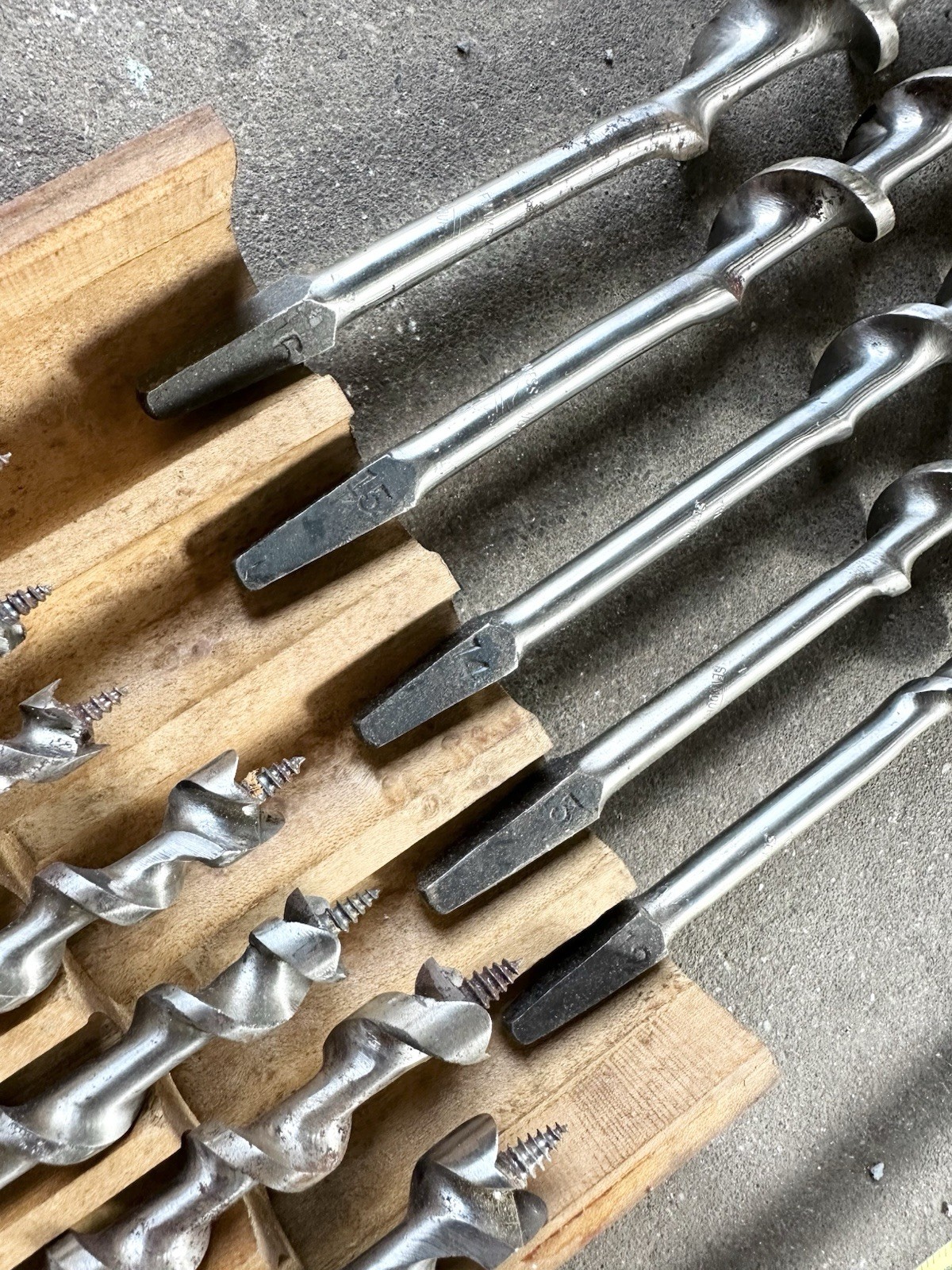 James Swan Co. Seymour CT – 13 Piece Auger Bit Set No. 4–16 w/ Wooden Box / Case