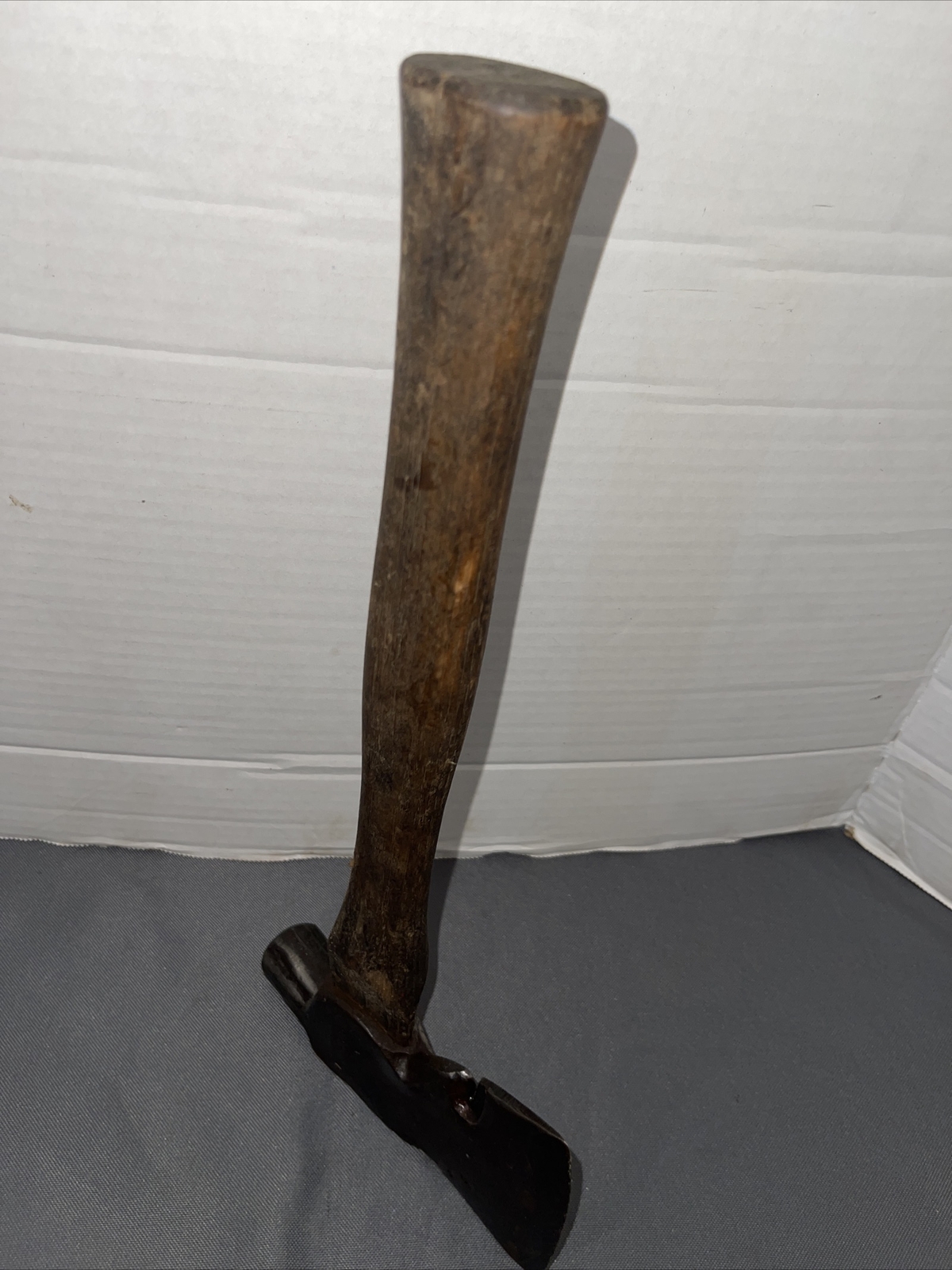 Vintage M stamp carpenter axe hatchet Hammer Octagon Wood Handle Mann 2lb 0.4oz
