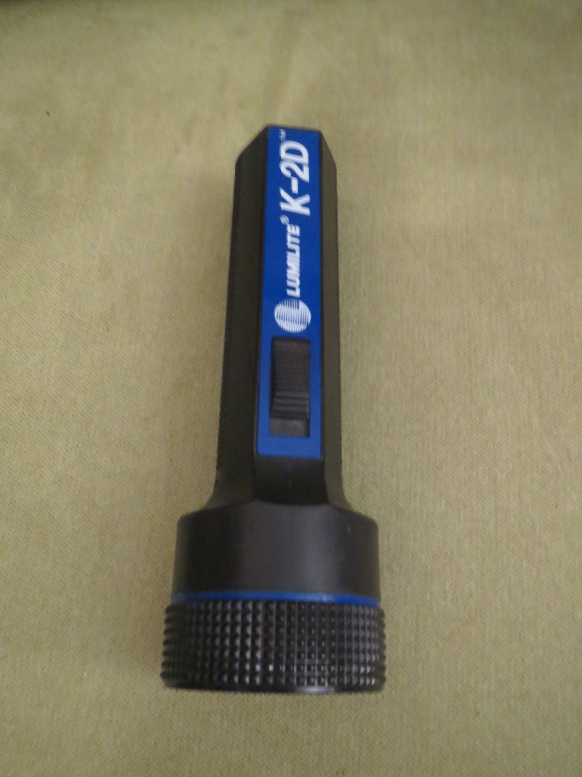 Lumilite K-2D 2-D Cell Flashlight, Black and Blue