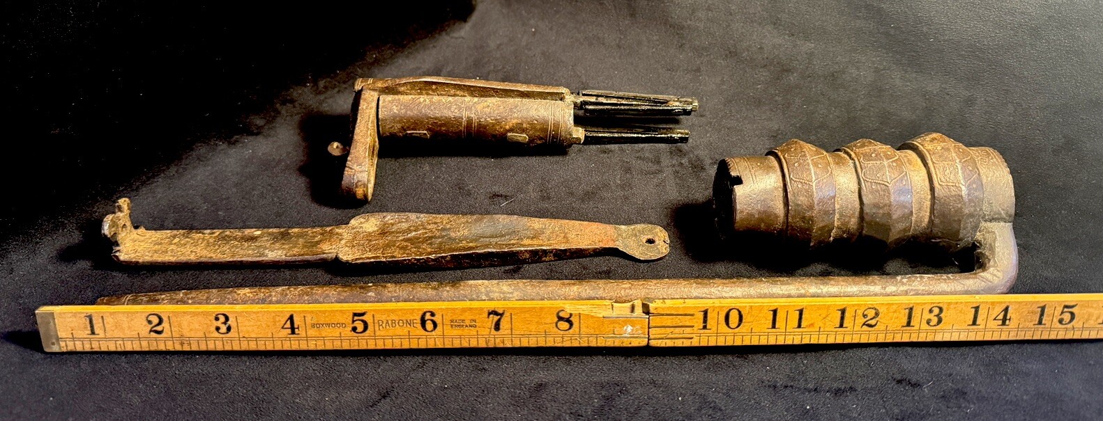 VINTAGE IRON LOCK VINTAGE HAND MADE INDIAN LOCK SCORPION SHAPE COLLECTIBLE